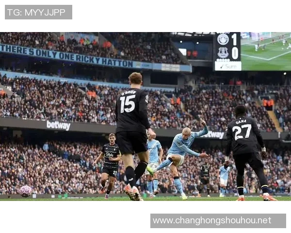 内维尔大胆预测桑德兰与阿森纳战平利物浦小胜曼城争夺胜利